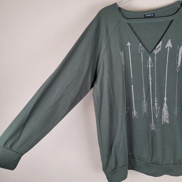 Torrid Size 2X Olive Lightweight Choker Sweatshirt Arrows Long Sleeve Green - Picture 6 of 12